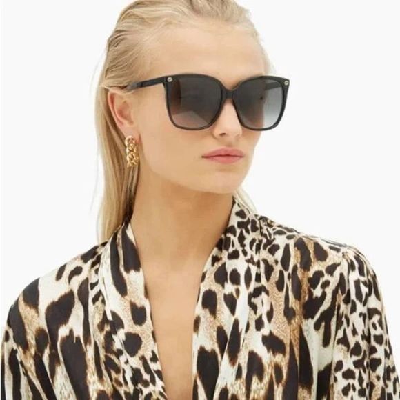 New GUCCIÂ Women Sunglasses OversizedâBlack Square GG0022S-001 Gray Gradient Lens - Picture 1 of 12
